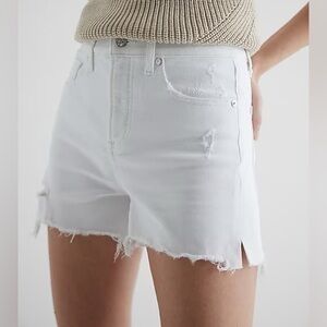 Express High Waisted 90's Distressed Jean Shorts Size 2‎ Women's